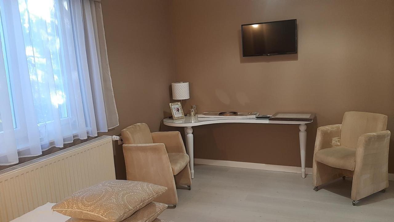 Glamour Apartman Gyula Exteriör bild