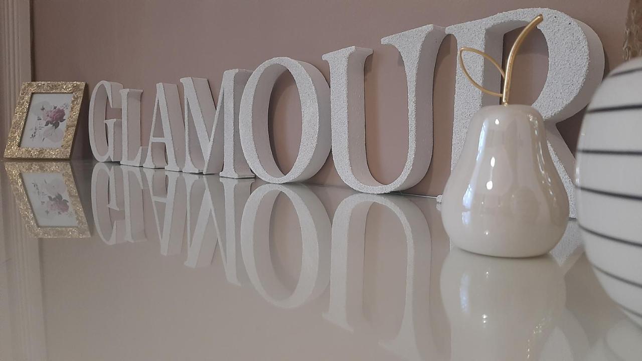 Glamour Apartman Gyula Exteriör bild