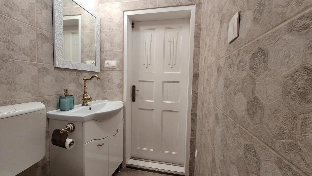 Glamour Apartman Gyula Exteriör bild