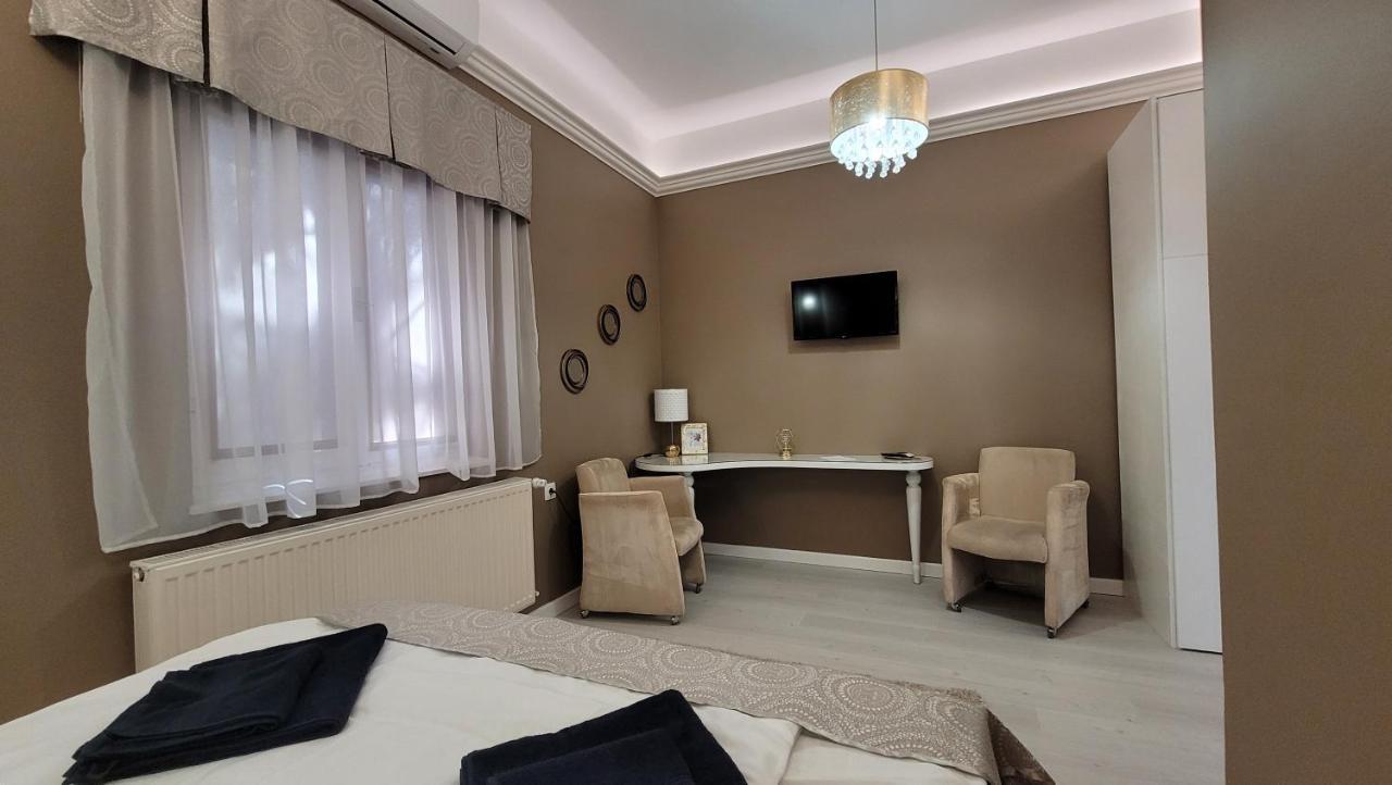 Glamour Apartman Gyula Exteriör bild