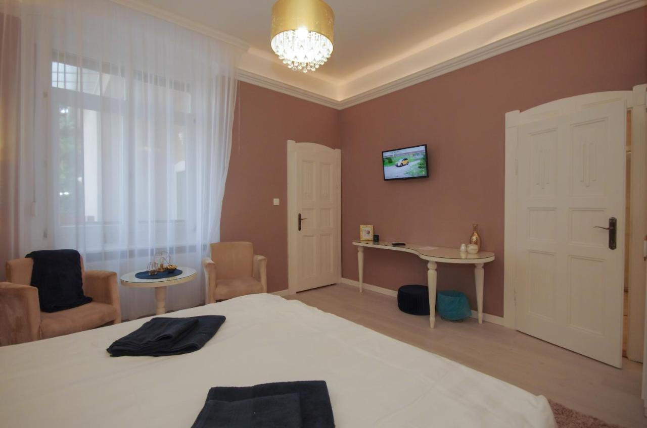 Glamour Apartman Gyula Exteriör bild