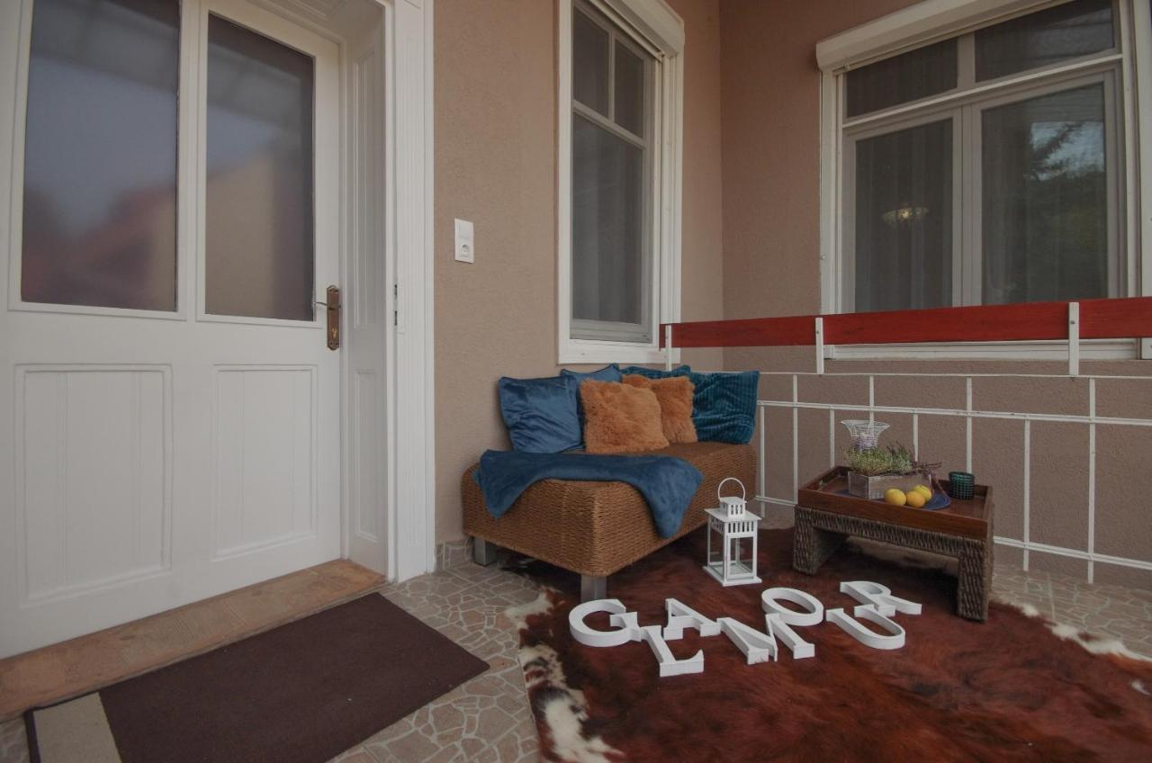 Glamour Apartman Gyula Exteriör bild