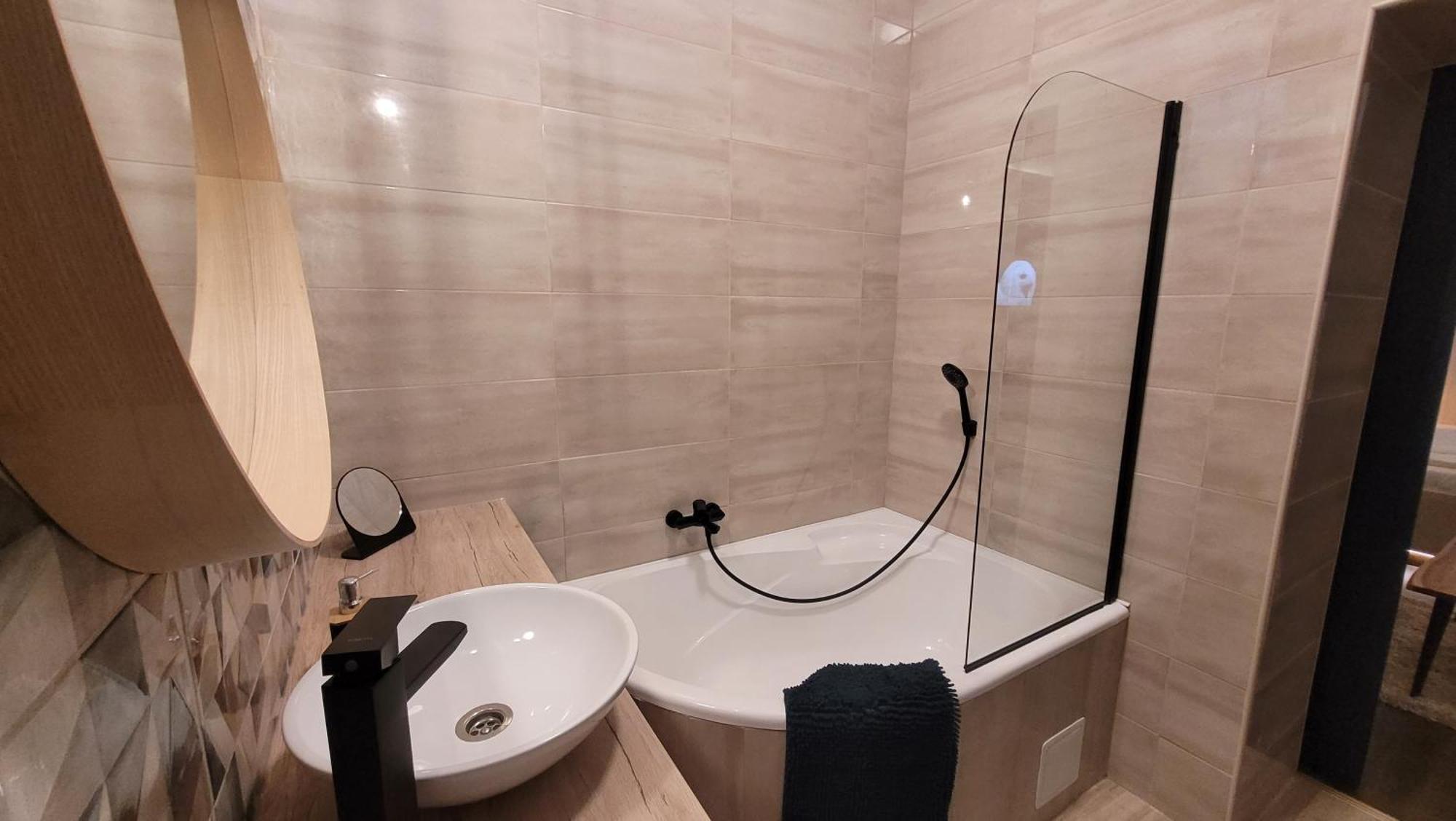Glamour Apartman Gyula Exteriör bild